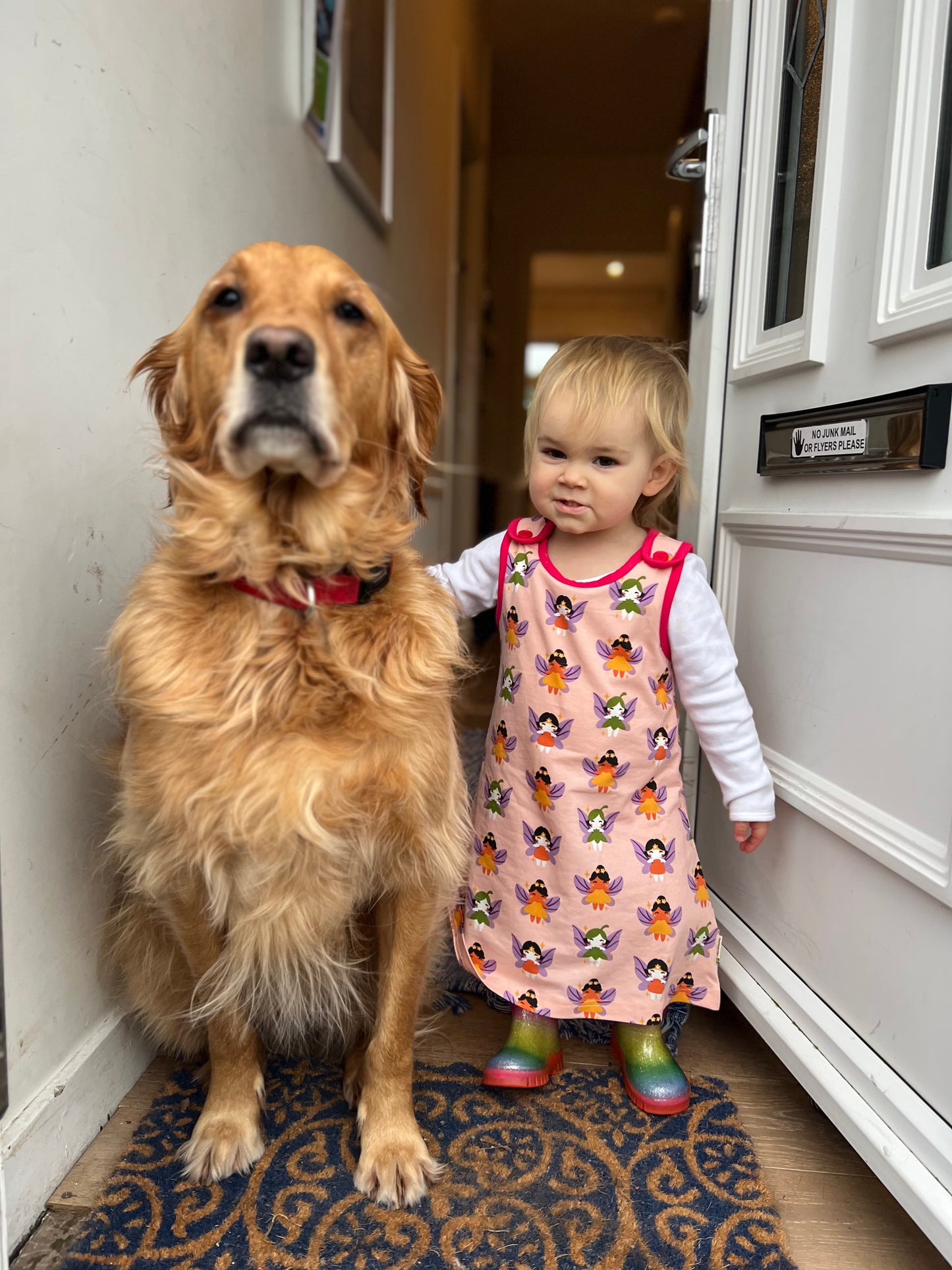 Vaikiška suknelė-sarafanas su fėjomis