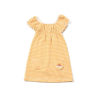 Vaikiška suknelės trumpomis rankovėmis iš medvilnės trikotažo. Geltona su dryžiukais, vaivorykštė ant kišenės.
